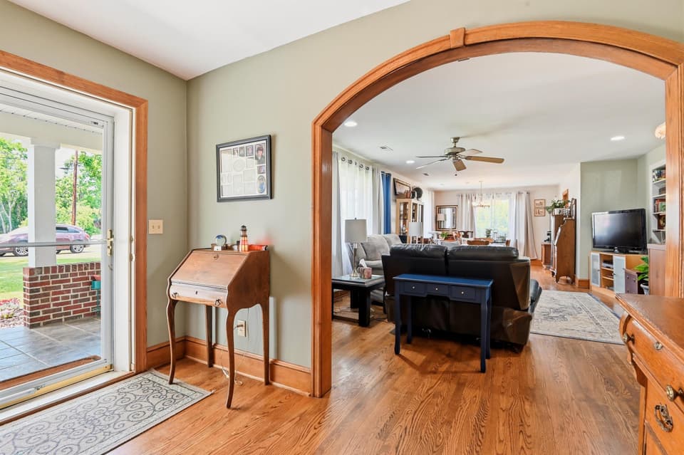 103 Ellett Drive SE, photo 13 of 40