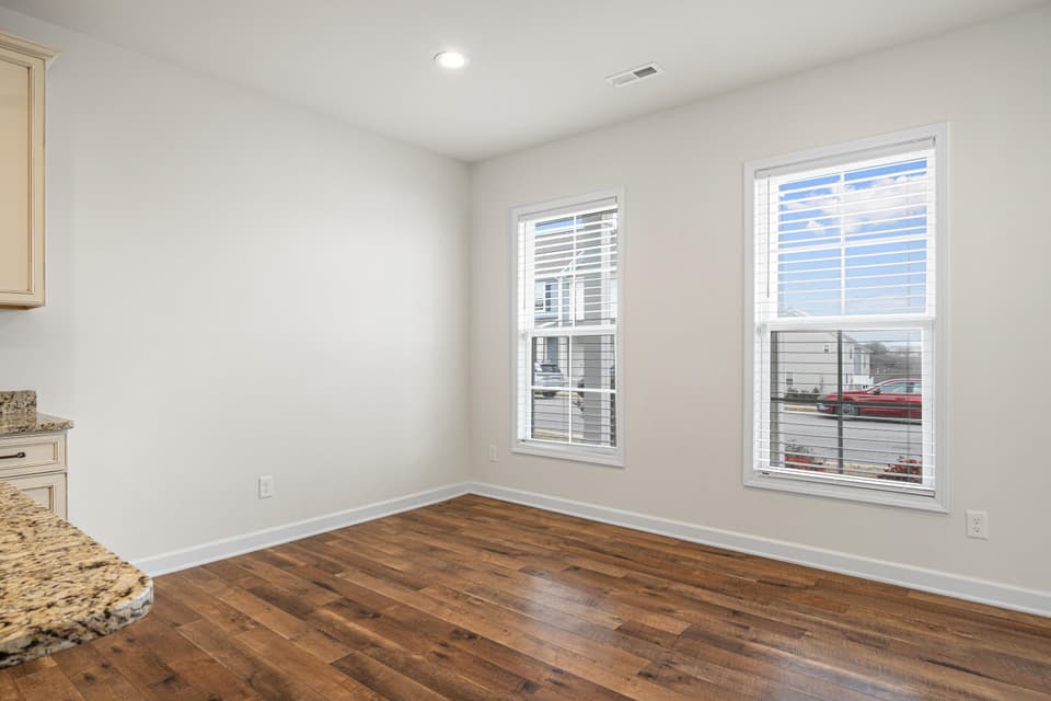215 Hamilton Avenue NW, photo 7 of 40