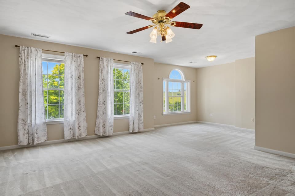 55 Sapphire Avenue, photo 27 of 40