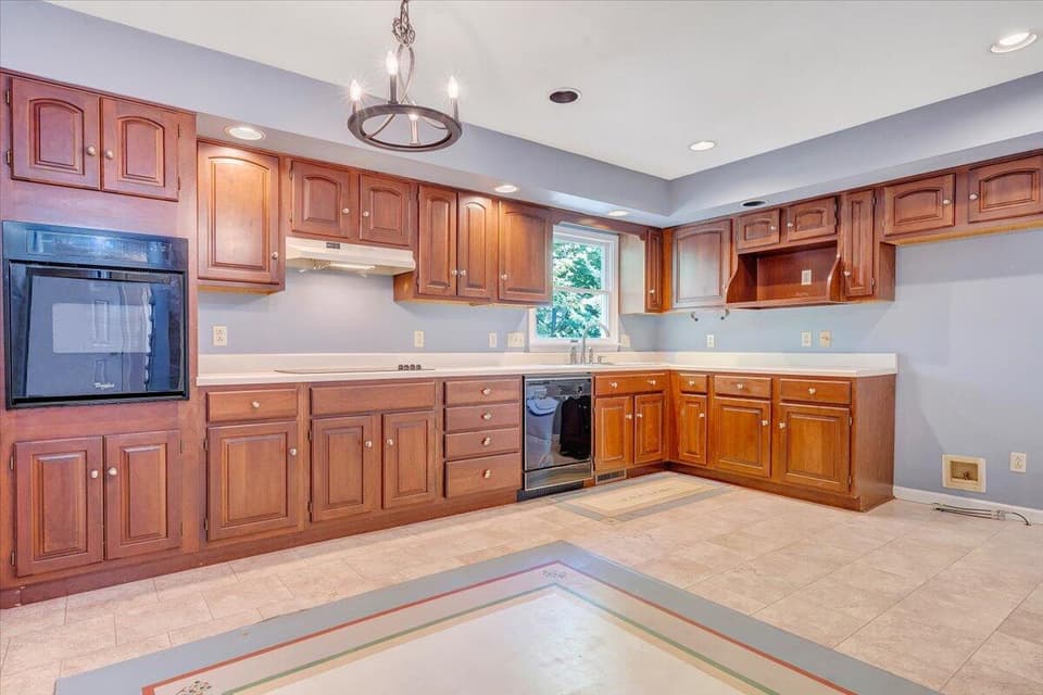 765 W Main Street, photo 15 of 40