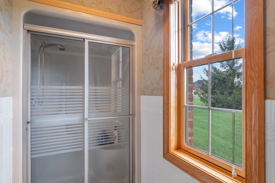 2360 Lake Vista Drive, photo 23 of 40