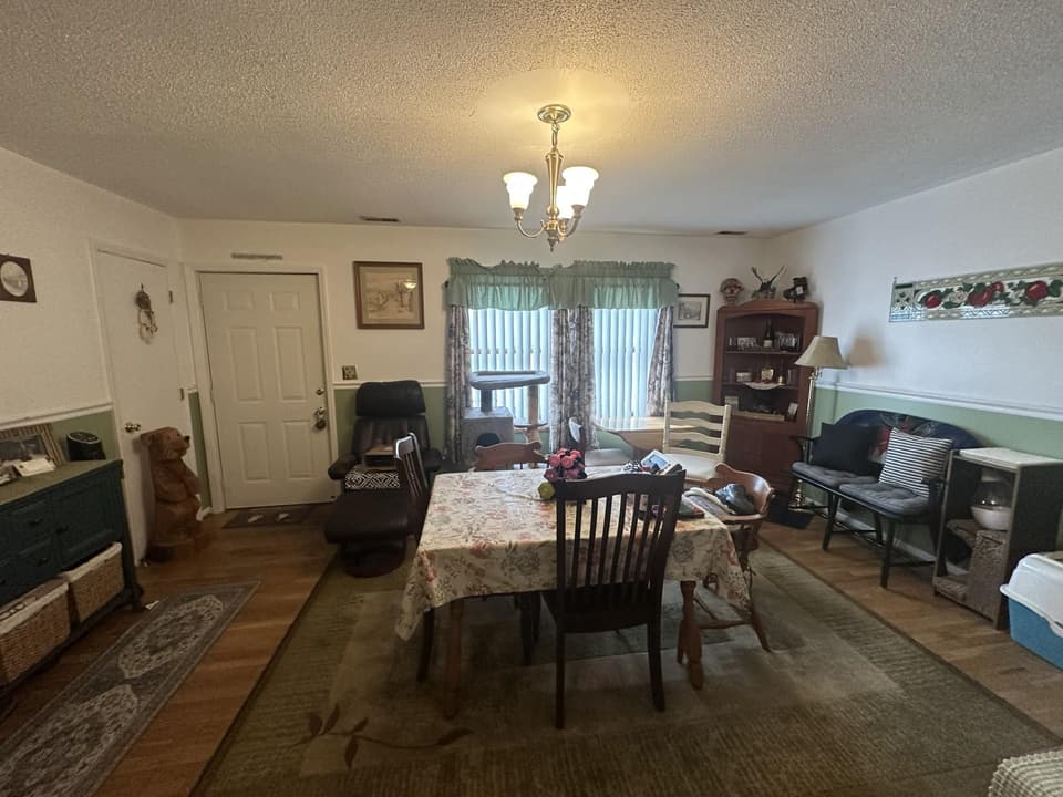 3301 Springview Drive, photo 8 of 32