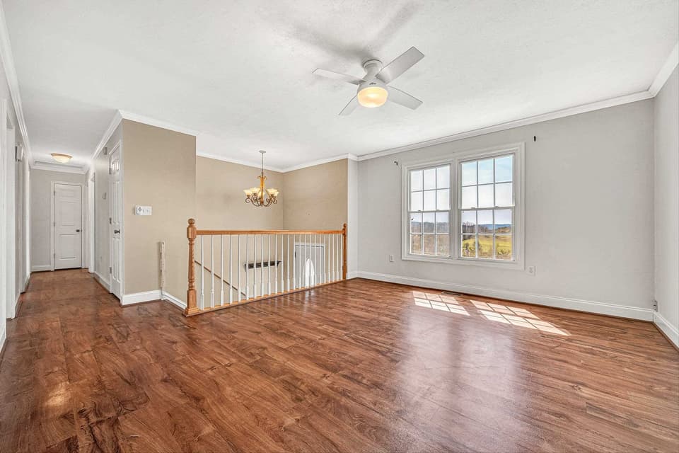 385 Tanglewood Drive SE, photo 5 of 40