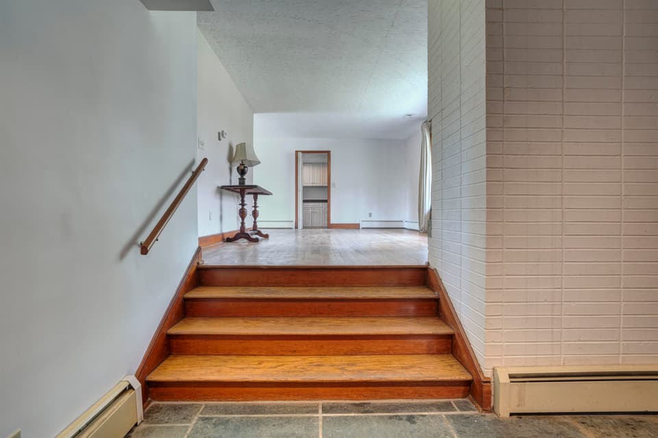 345 Overhill Road, photo 6 of 40