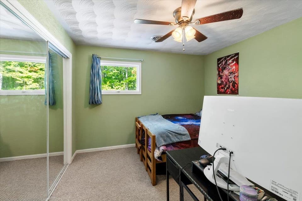 300 Tomahawk Drive, photo 33 of 40