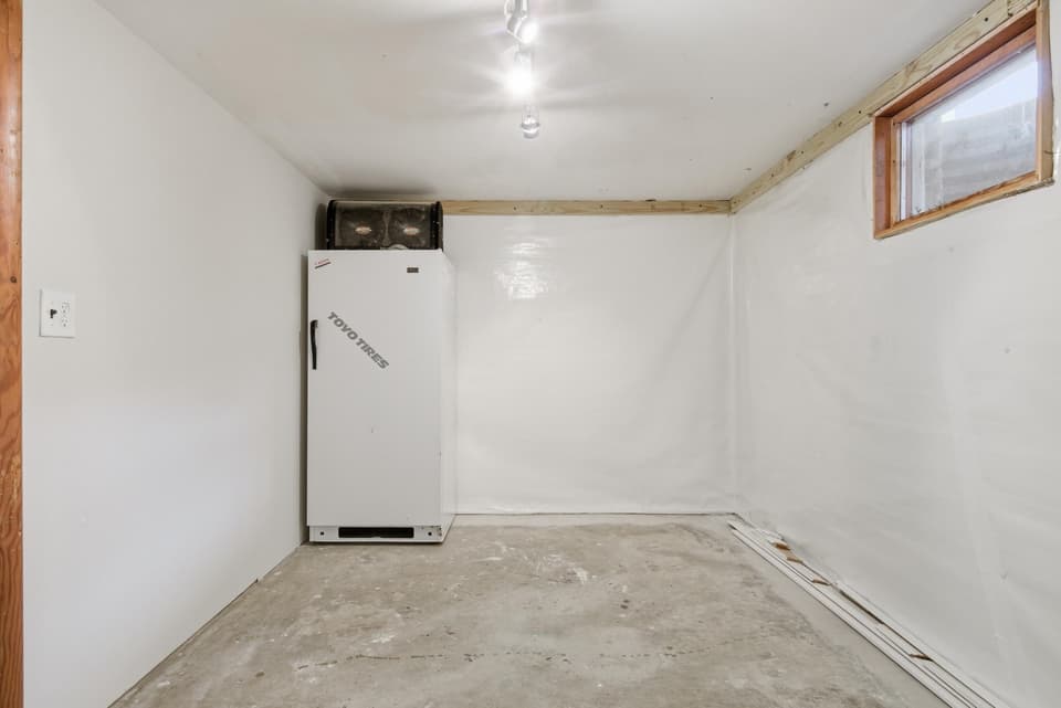 665 Betty Drive, photo 39 of 39