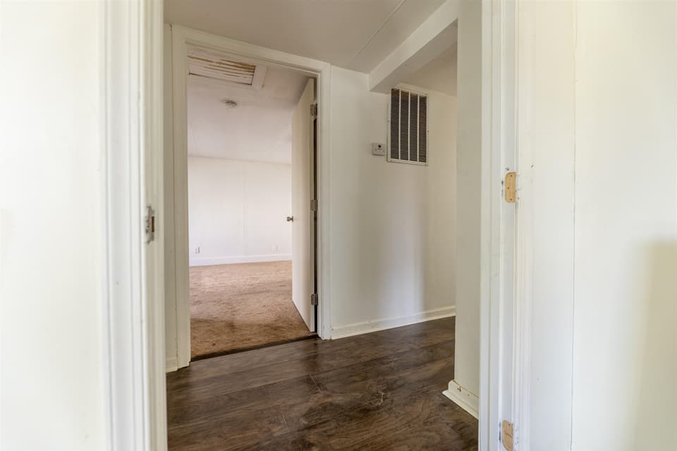 740 Montgomery Street, photo 12 of 23