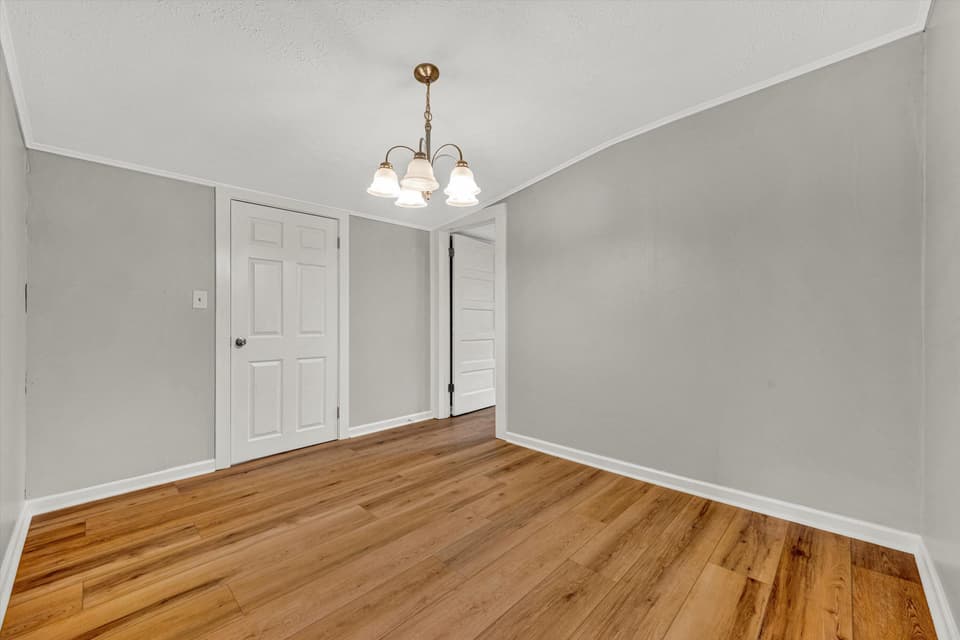 955 Church St NE, photo 10 of 33