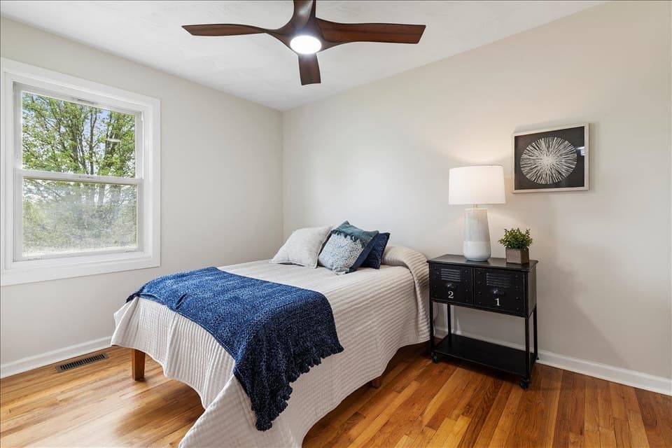 490 Sunnyside Lane NE, photo 26 of 39
