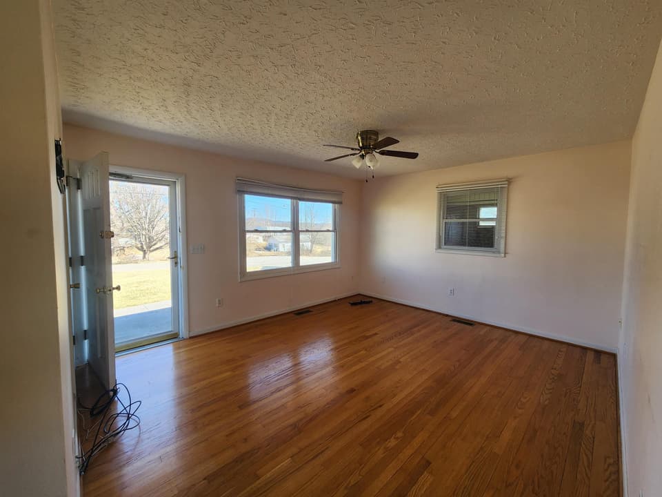 685 Starlight Drive, photo 7 of 30