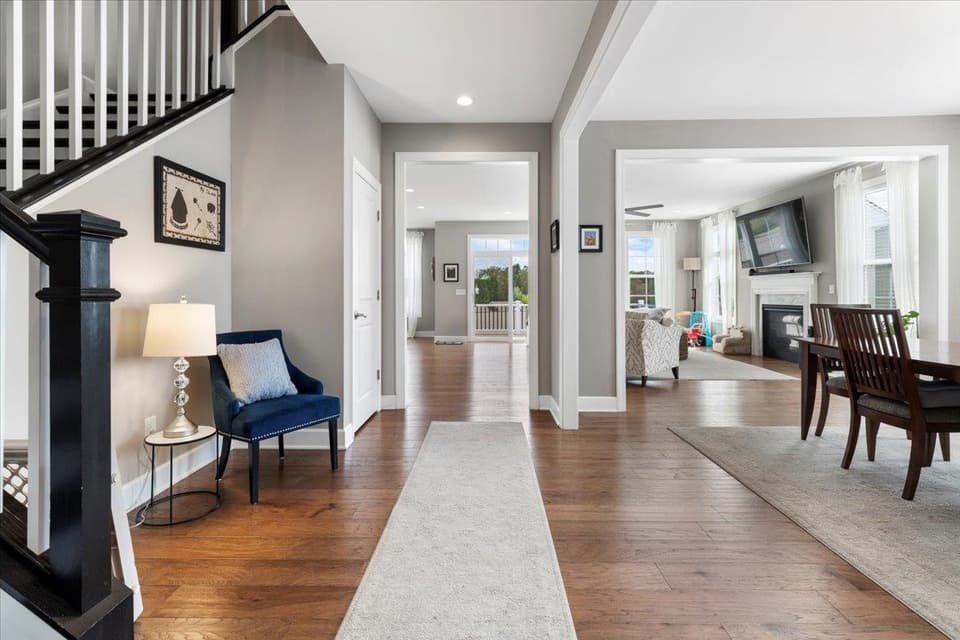705 Jefferson Circle, photo 22 of 40
