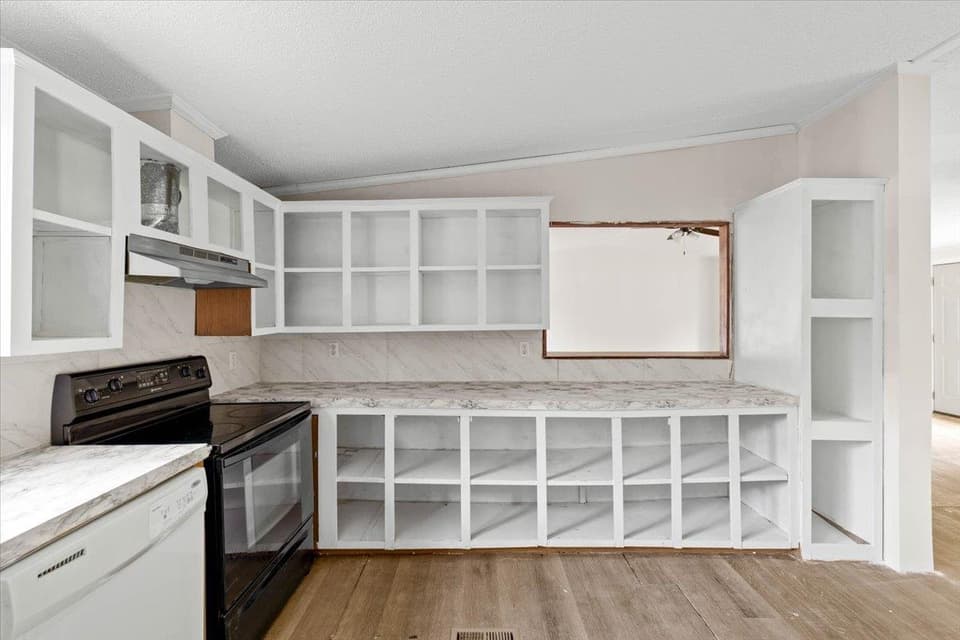 3300 Springview Drive, photo 8 of 30