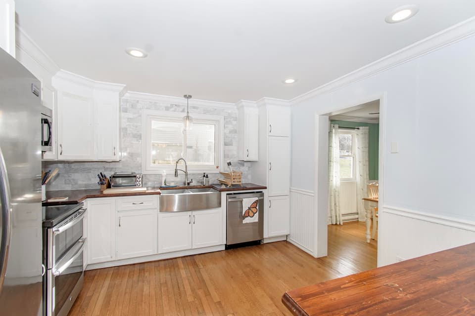 410 Miller Street SE, photo 14 of 40