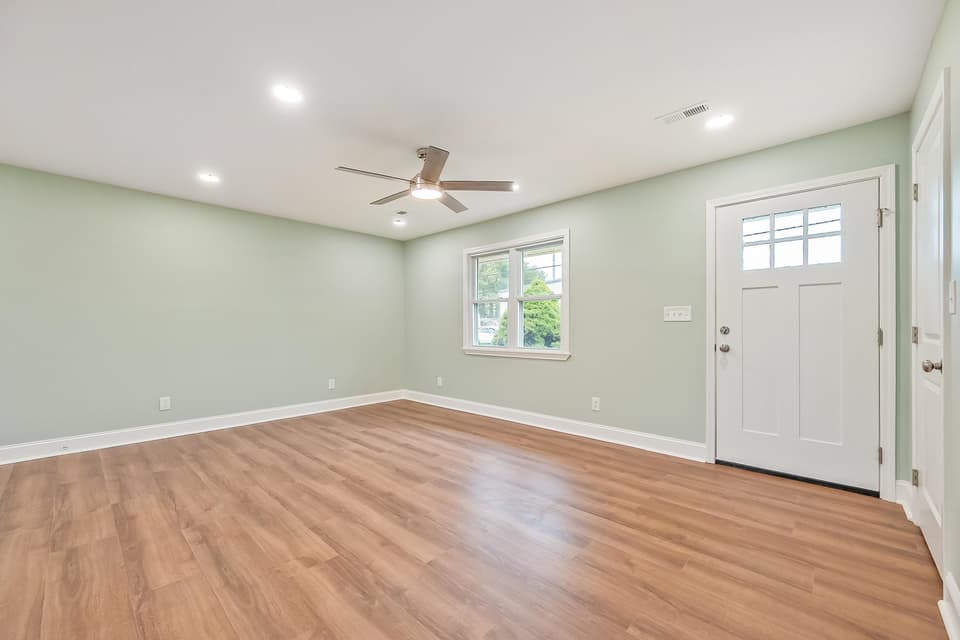125 Boxwood Drive, photo 4 of 28