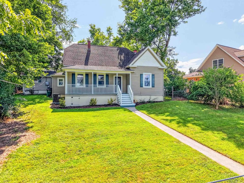 1220 Cambria Street NE, photo 2 of 40