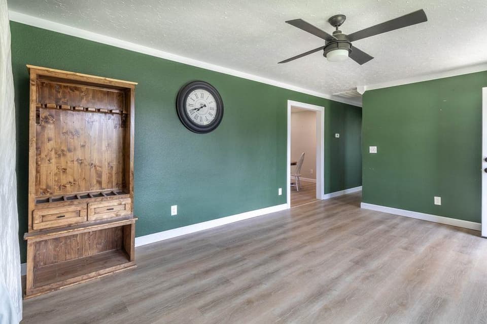 1380 Rigby Street, photo 9 of 32