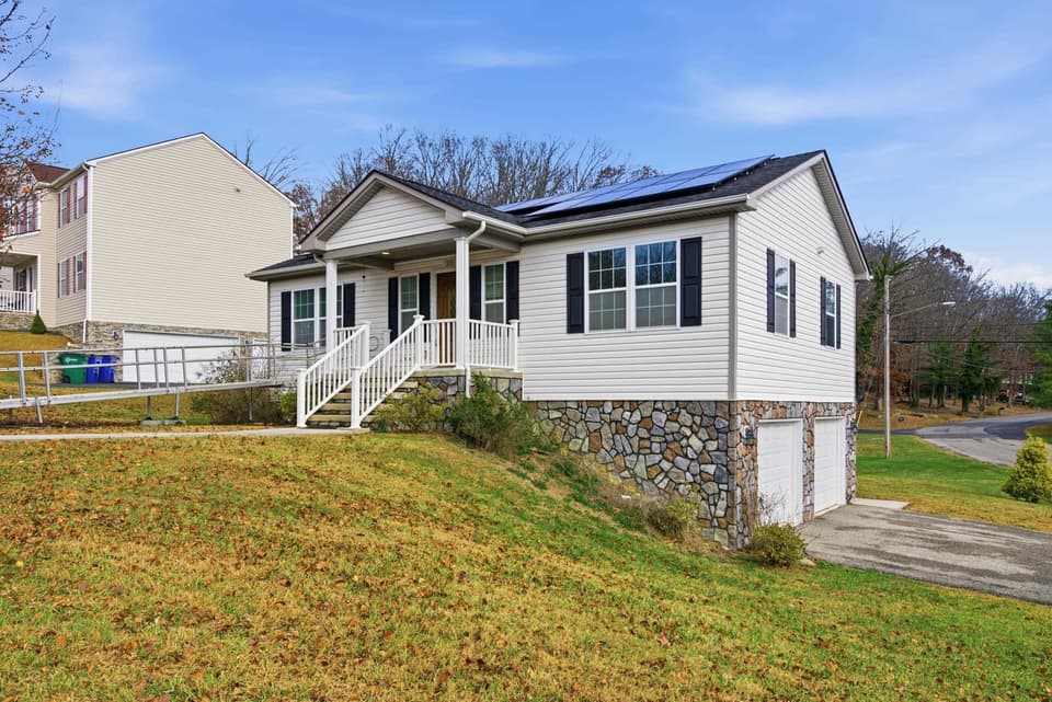 370 Robin Hood Drive, Christiansburg, VA