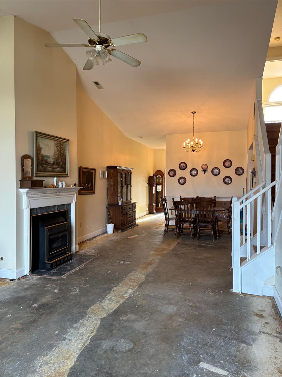 275 Gold Leaf Drive, photo 4 of 25