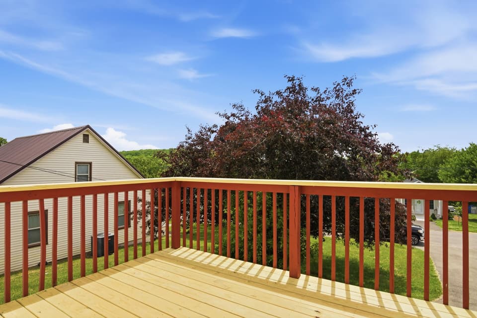 670 Liberty Street NE, photo 5 of 38