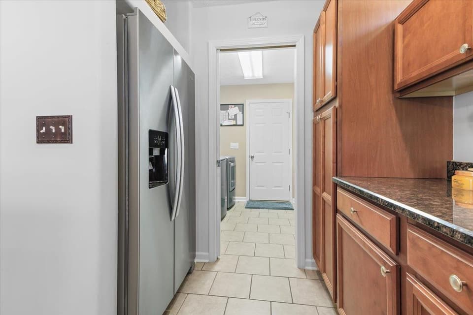 2150 Giles Drive, photo 18 of 37
