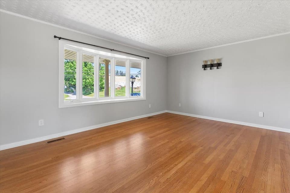 2105 Childress Road, photo 9 of 40