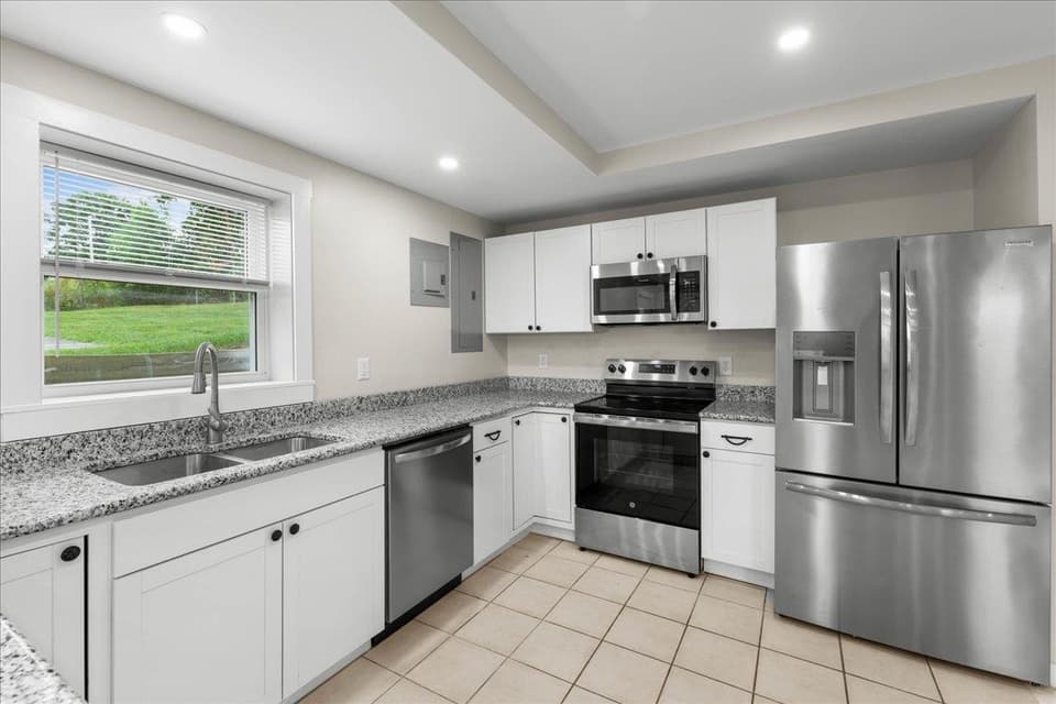1370 Roanoke Street, photo 26 of 40