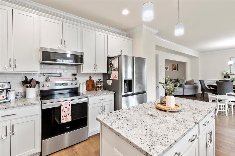 980 Holland Loop NW, photo 22 of 40