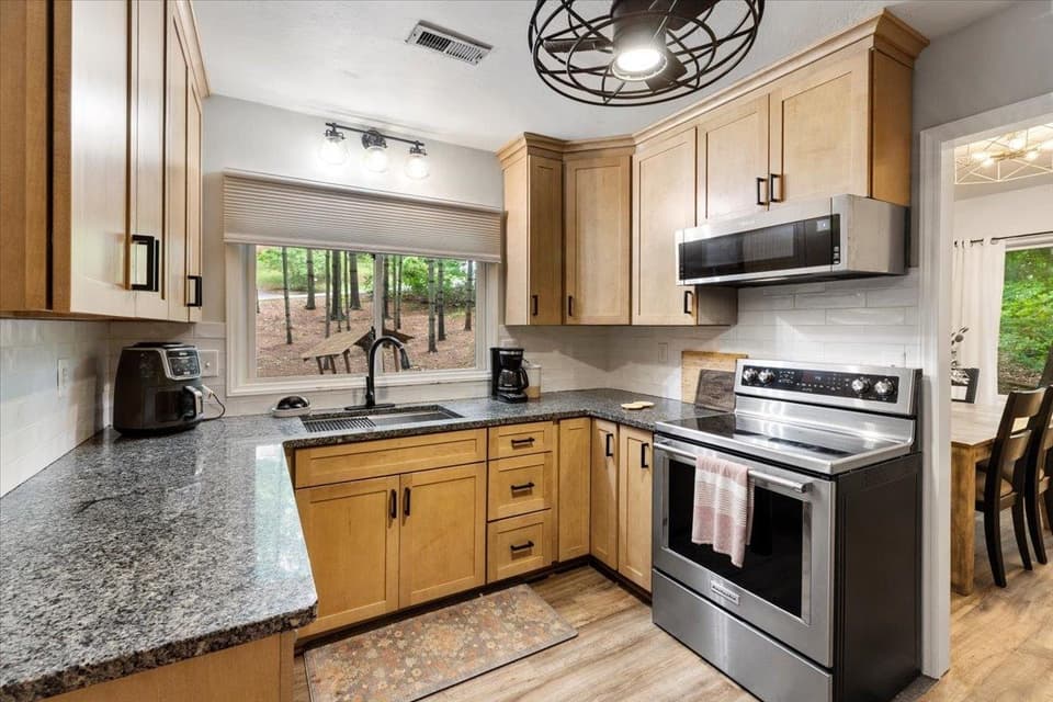 1200 Flint Drive, photo 6 of 40