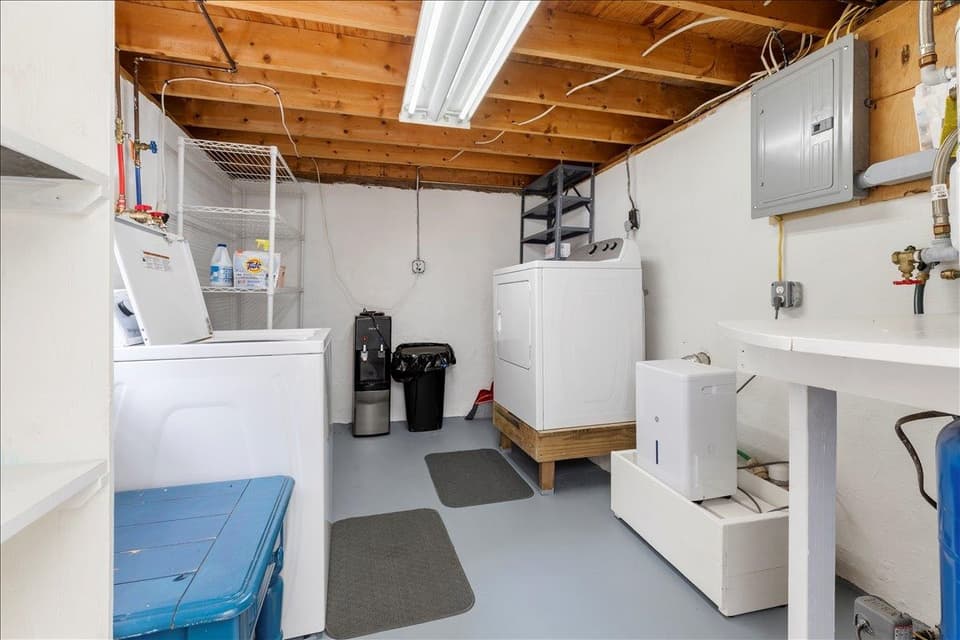 2537 Rosemary Road, photo 25 of 40
