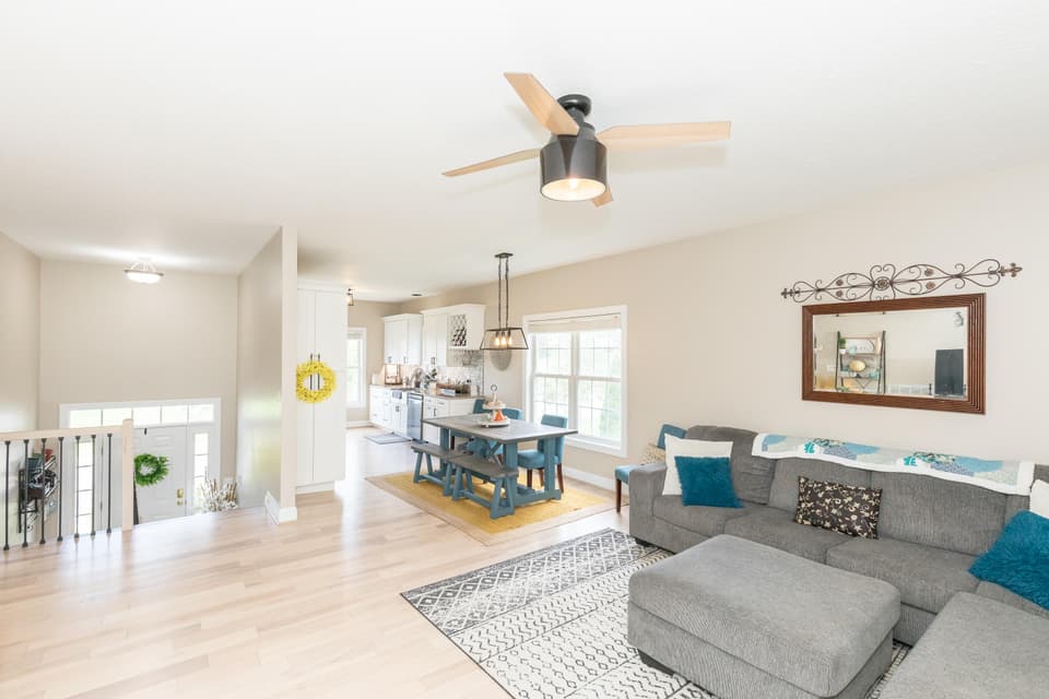 225 Meadow Dr NW, photo 13 of 34