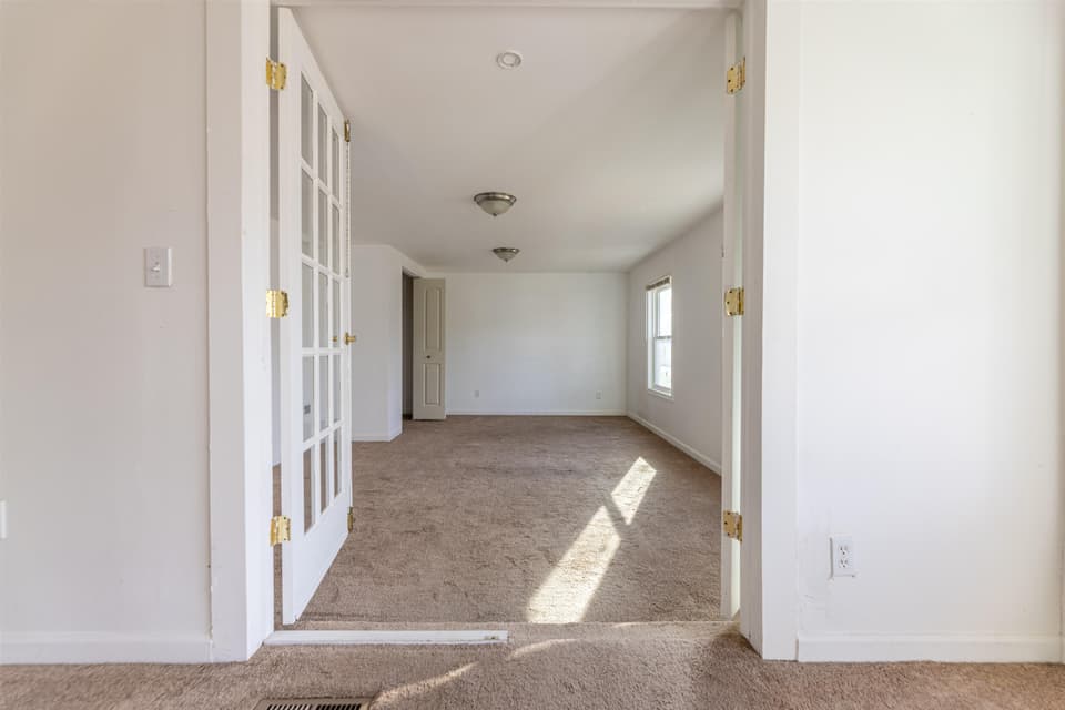 740 Montgomery Street, photo 7 of 23