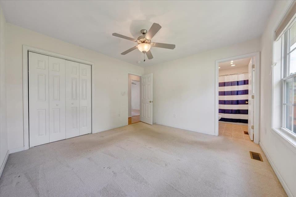 100 Wistaria Drive, photo 16 of 36