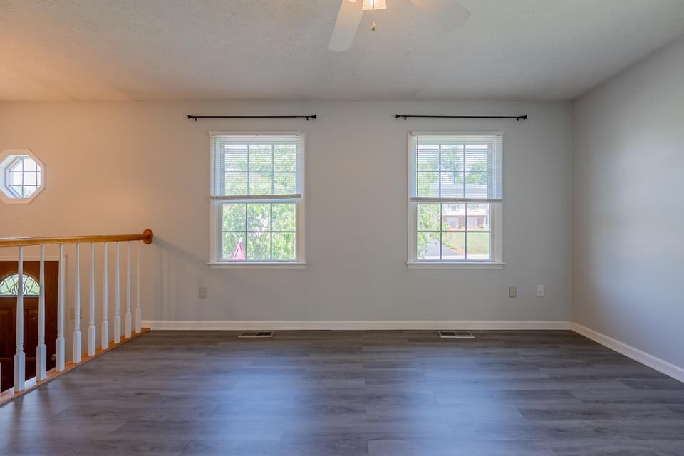 640 Warren Court, photo 10 of 40