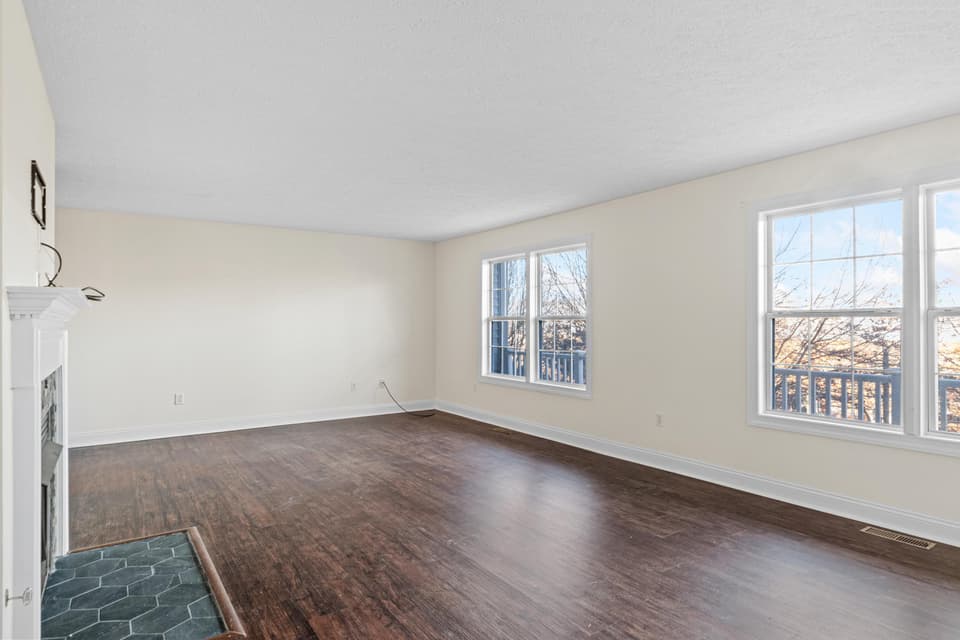 560 Oak Tree Boulevard, photo 5 of 40
