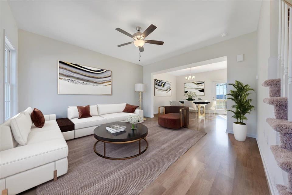 960 Holland Loop, photo 6 of 16