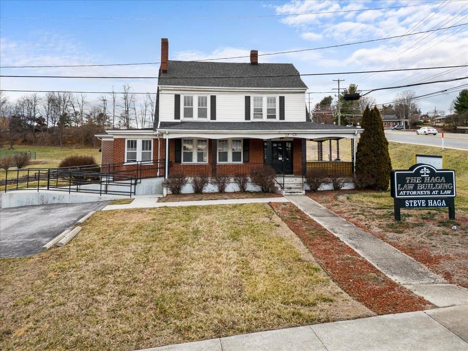 27 Scattergood Drive NW, photo 2 of 40
