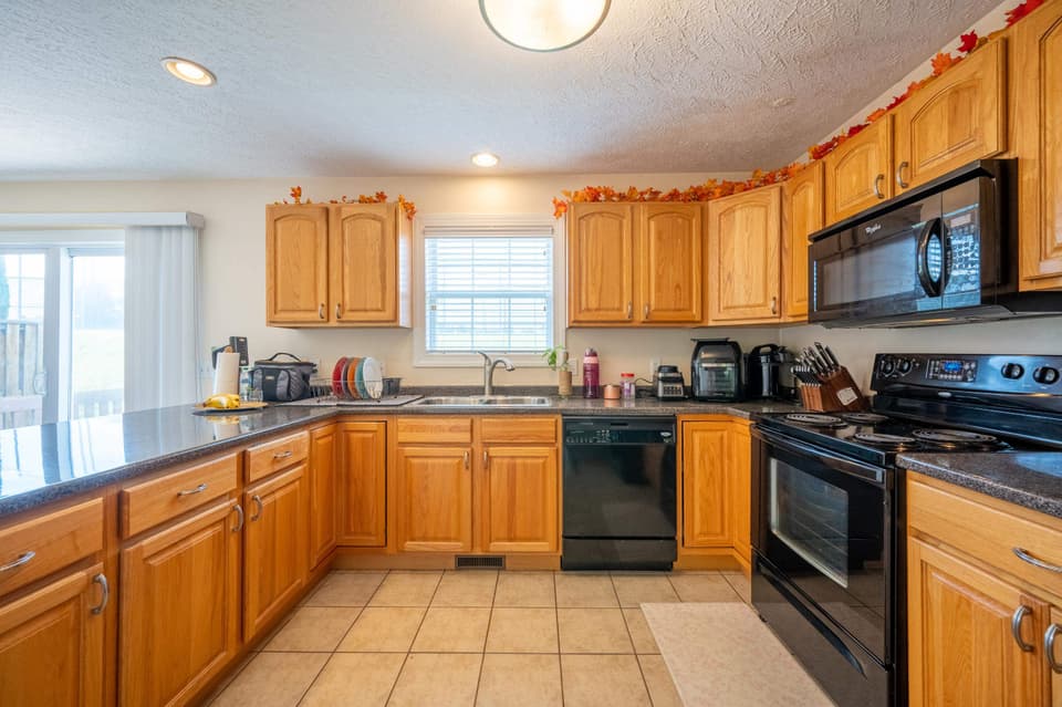 320 Tall Oak Boulevard, photo 20 of 40