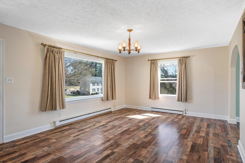 622 E Main Street, photo 8 of 36
