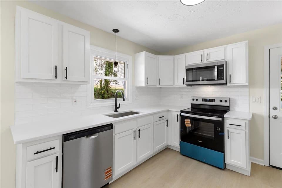 235 Lucas Street NE, photo 8 of 20