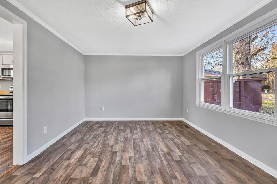 115 Thelma Lane, photo 3 of 29
