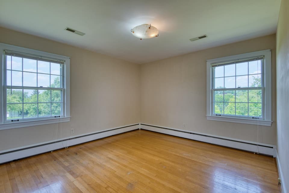 108 Roseland Drive, photo 37 of 40