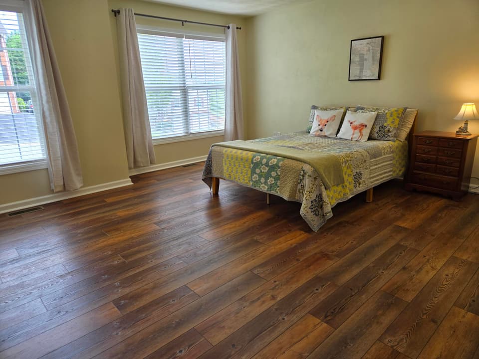 440 Windsor Dr, photo 12 of 33
