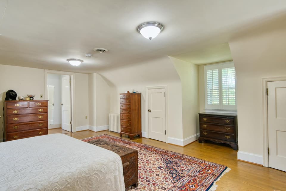 660 W Main Street, photo 39 of 40