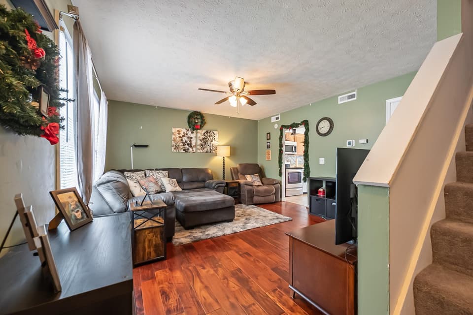 435 Cherokee Drive, photo 8 of 40