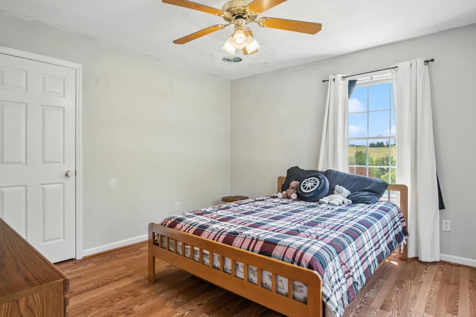 50 Sapphire Avenue, photo 27 of 39