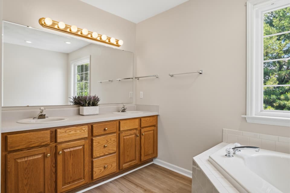 55 Sapphire Avenue, photo 31 of 40