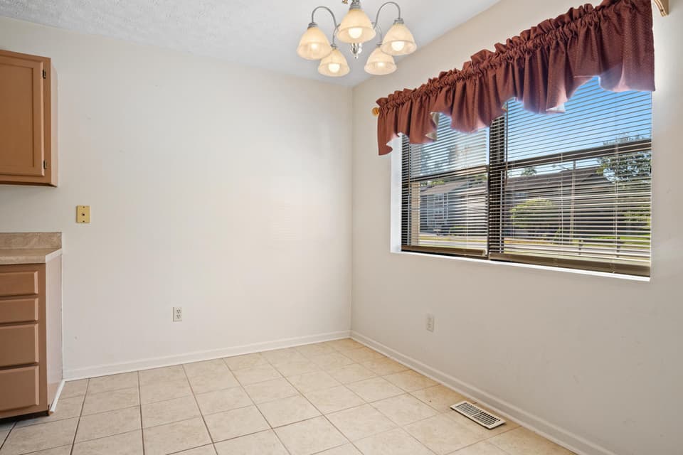 2596 Glade Drive SE, photo 6 of 24