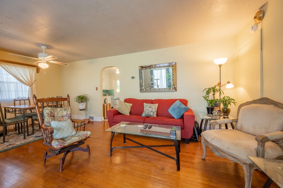 810 College St NW, photo 9 of 38