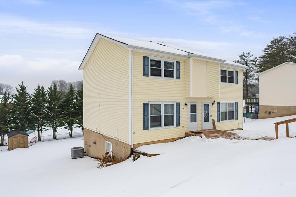 435 Cherokee Drive, photo 6 of 40