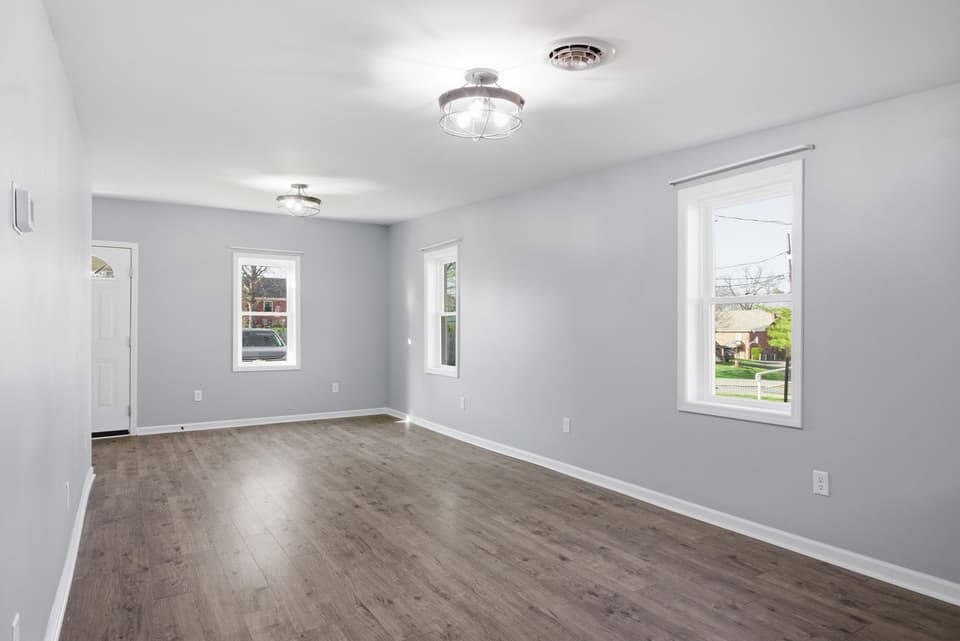 1050 Harless Street NE, photo 7 of 31